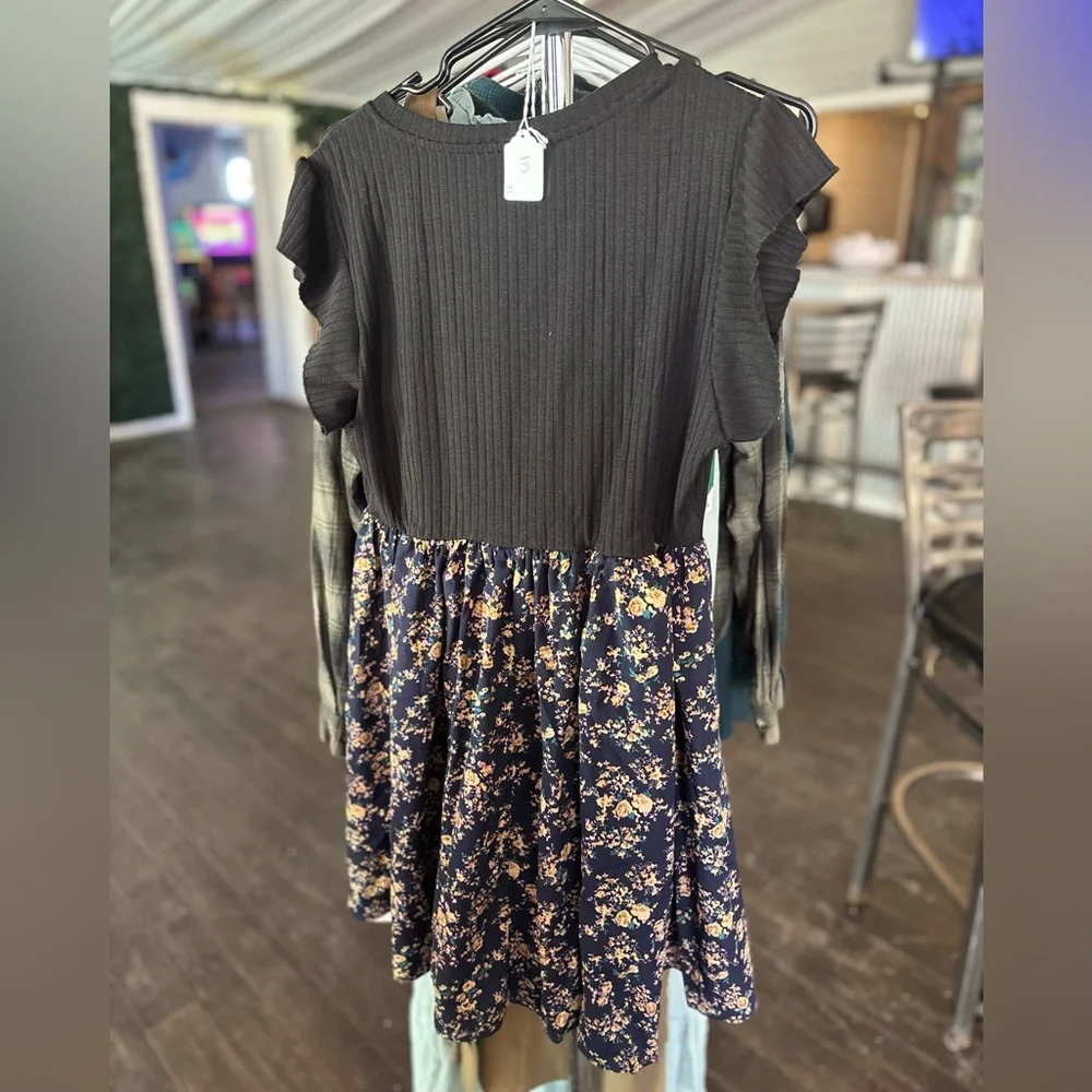 Cupshe Black and Floral Mini Dress - Picture 2 of 2